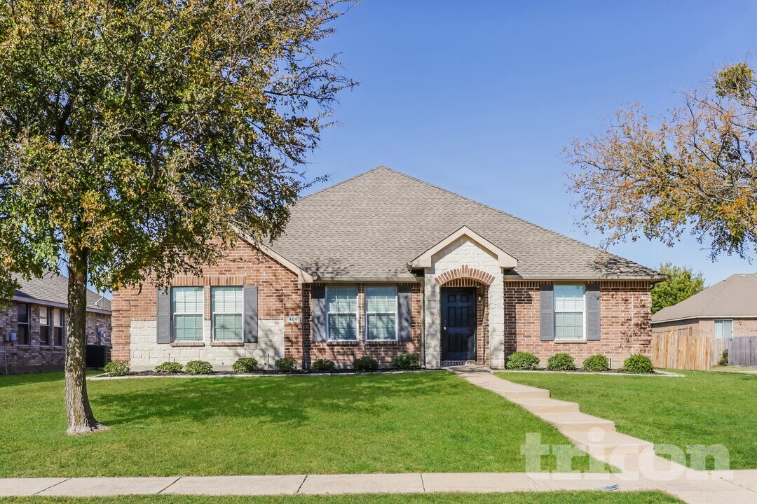 408 Foliage Cir in Red Oak, TX - Building Photo
