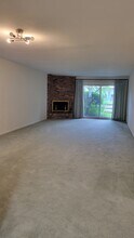 1442 Melville Ave, Unit 1442 Melville Ave in Fairfield, CT - Building Photo - Building Photo