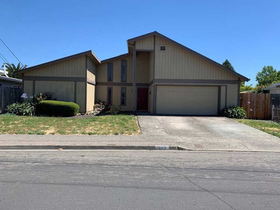 343 Bonnie Ave Rentals in Rohnert Park, CA