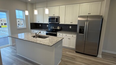 325 Short Br Dr in Ranson, WV - Building Photo - Building Photo