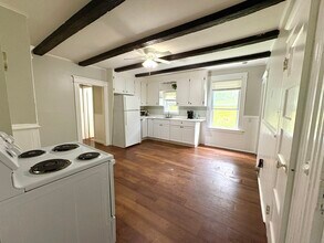 23 Cedar St in Bristol, CT - Building Photo - Building Photo
