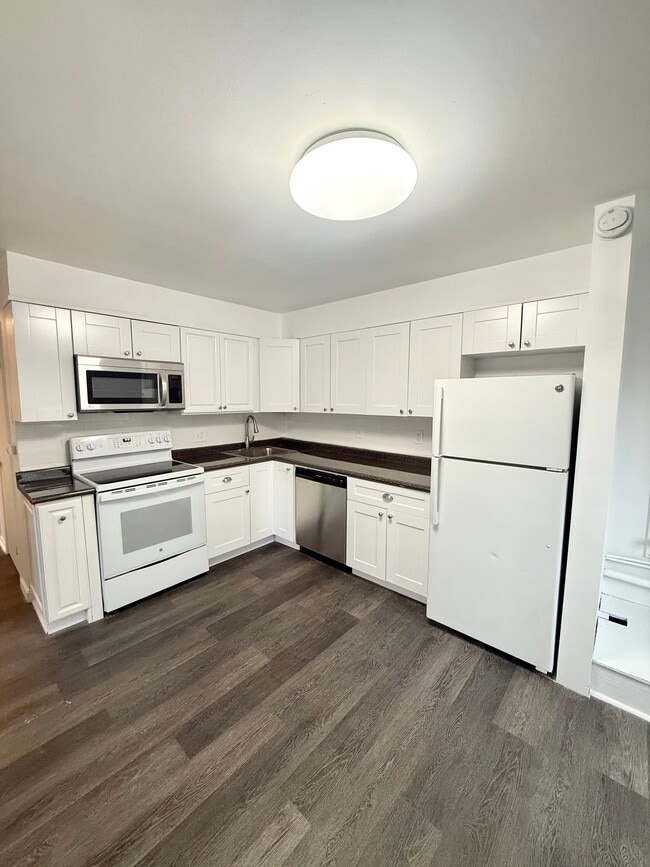 1886 Ave B, Unit Fl 1