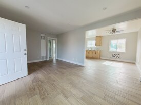 14248 Gilmore St, Unit 7 in Los Angeles, CA - Building Photo