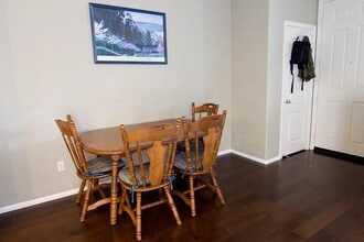 951 N Sunrise Ln, Unit A in Azusa, CA - Building Photo - Building Photo