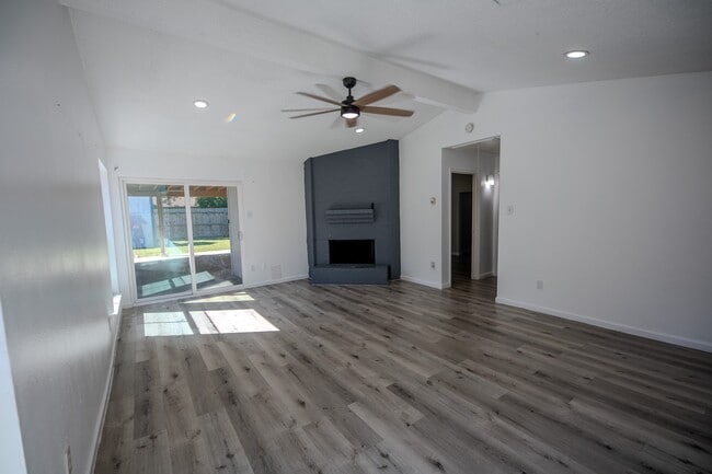 property at 4606 Meadowood Dr