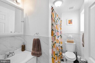 530 Bainbridge St in Philadelphia, PA - Building Photo - Building Photo