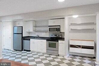 910 7th St NE in Washington, DC - Building Photo - Building Photo
