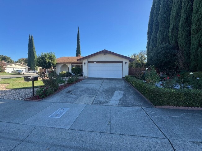 property at 18 Six Rivers Cir