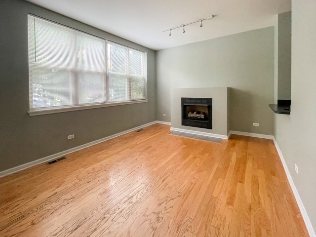 757 W Evergreen Ave, Unit A in Chicago, IL - Building Photo - Building Photo