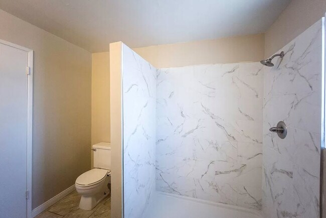 304 Orland St in Las Vegas, NV - Building Photo - Building Photo