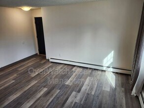 6329 E 32nd Ave in Anchorage, AK - Building Photo - Building Photo