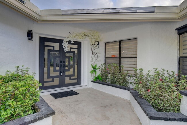 13302 Doubletree Cir in Wellington, FL - Building Photo - Building Photo