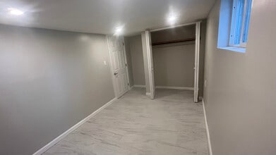 1788 Wells Dr in Bay Shore, NY - Foto de edificio - Building Photo