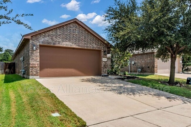 5104 Britton Ridge Ln in Fort Worth, TX - Building Photo - Building Photo