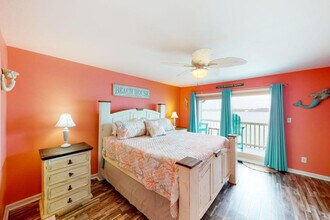 1988 W Beach Blvd in Gulf Shores, AL - Foto de edificio - Building Photo