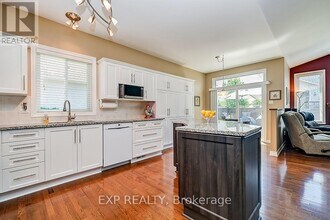 21 Kettlewell Way in Ottawa, ON - Building Photo - Building Photo