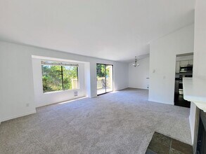 1780 W Sunn Fjord Ln in Bremerton, WA - Building Photo - Building Photo