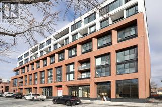 2720 Dundas St W in Toronto, ON - Building Photo