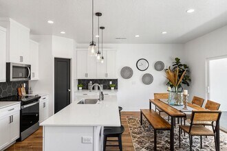 762 E Desert Cactus Dr in Washington, UT - Building Photo - Building Photo