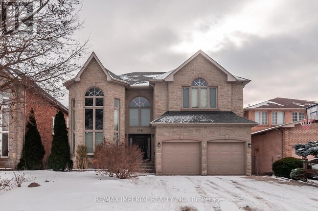 23 MacKay Dr