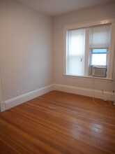 553 Brookline Ave, Unit 1 in Brookline, MA - Foto de edificio - Building Photo