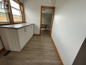 12190 Warden Ave. in Whitchurch-Stouffville, ON - Building Photo - Building Photo