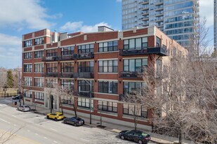 East Side Lofts in Chicago, IL - Building Photo