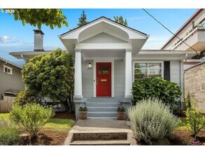 2525 SE 26th Ave in Portland, OR - Foto de edificio - Building Photo