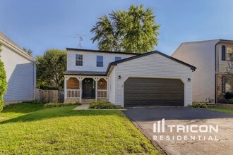 1665 Trafalgar Ln in Aurora, IL - Building Photo - Building Photo