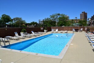 1636 N Wells St, Unit 804 in Chicago, IL - Building Photo