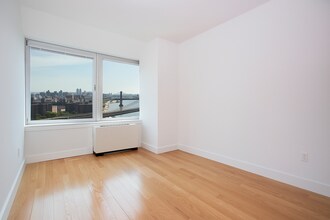 135 John St, Unit 20B in New York, NY - Foto de edificio - Building Photo