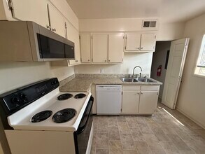 425 S Church St, Unit #4 in Athens, GA - Building Photo - Building Photo