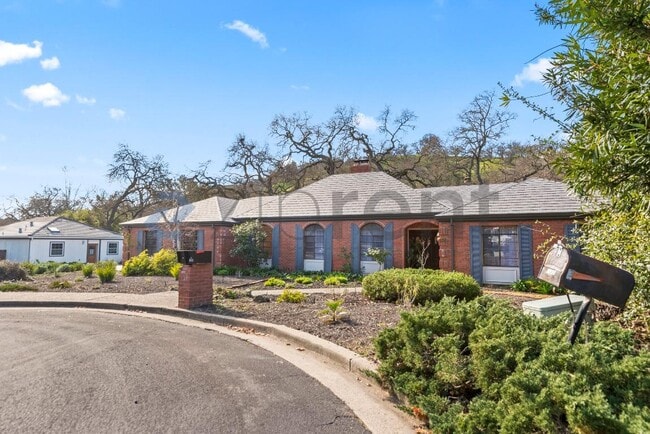 138 Virginia Ct in Alamo, CA - Foto de edificio - Building Photo