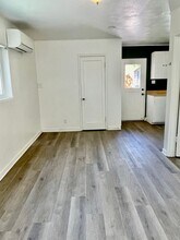 4217 1/2 V St in Sacramento, CA - Building Photo - Building Photo