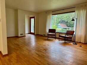 2021 Taft Ave in Bremerton, WA - Building Photo - Building Photo