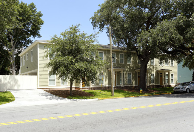 Cortlandt Village in Savannah, GA - Building Photo - Building Photo