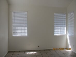 7508 Sutters Mill St in Bakersfield, CA - Building Photo - Building Photo