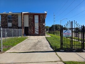 7801 Sun St in New Orleans, LA - Building Photo