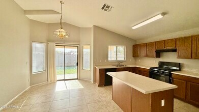 1045 E Nardini St in San Tan Valley, AZ - Building Photo - Building Photo