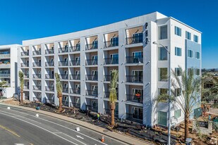 Pacific Heights II in San Diego, CA - Building Photo