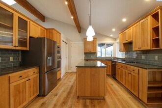 208 Wallace St in Richland, WA - Building Photo - Building Photo