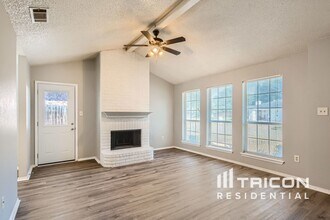 1102 Glen Creek Dr in Mansfield, TX - Building Photo - Building Photo