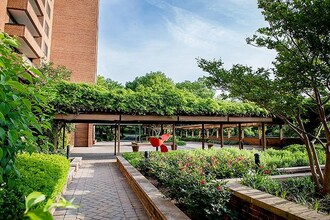 111 Hamlet Hill Rd in Baltimore, MD - Building Photo - Building Photo