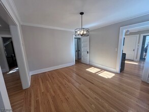 409 Valley Rd in Montclair, NJ - Building Photo - Building Photo