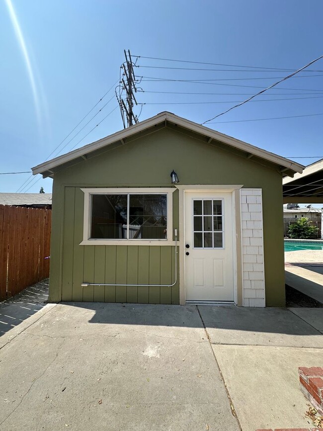 property at 1085 E Academy Ave