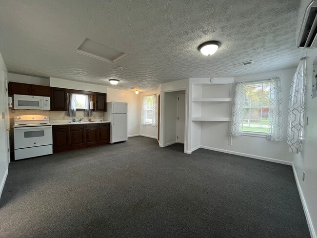 13050 Beeson St NE, Unit 13050BeesonSt. in Alliance, OH - Building Photo - Building Photo