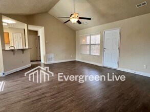 101 Oakhurst Ct in Raeford, NC - Building Photo - Building Photo