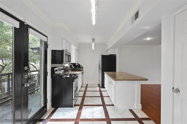 7730 Meadow Rd in Dallas, TX - Building Photo