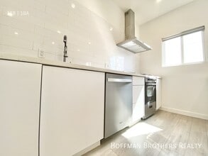 421 1/2 N Coronado St in Los Angeles, CA - Building Photo - Building Photo