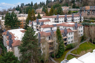 The Carlton in Mercer Island, WA - Building Photo - Building Photo